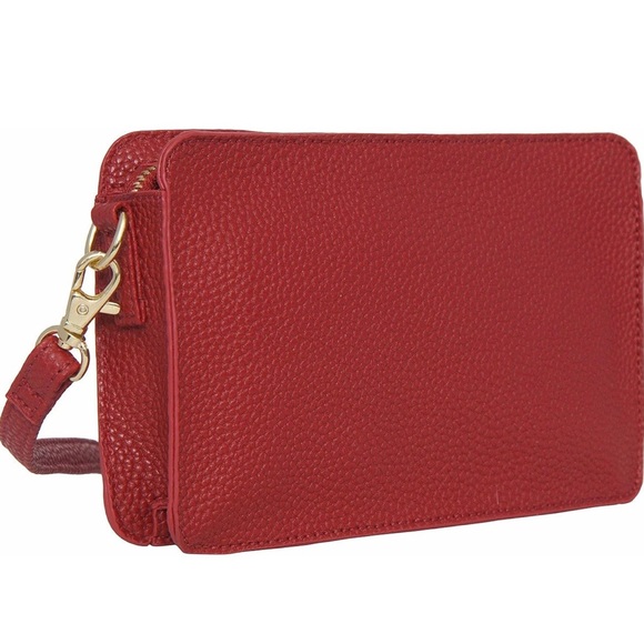 Kenneth Cole Reaction Bold Red Bag and Wallet Set - Picture 2 of 14